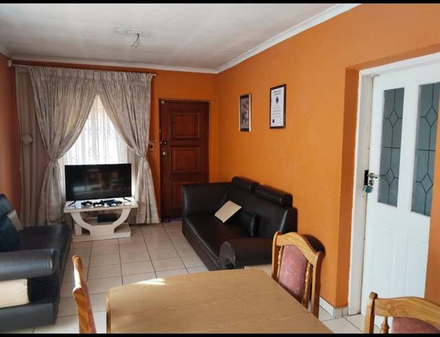 3 BEDROOM HOUSE FOR SALE IN SPRUITVIEW